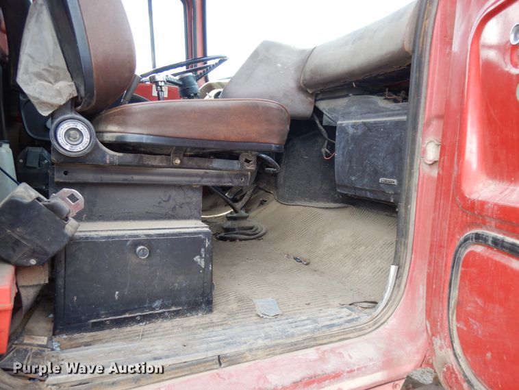 image for item IO9679 1982 Ford LT8000  dump truck