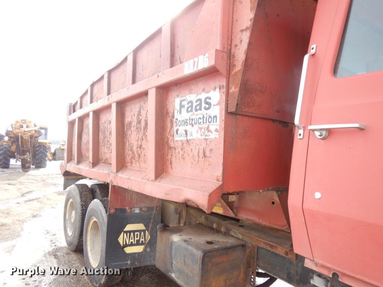 image for item IO9679 1982 Ford LT8000  dump truck