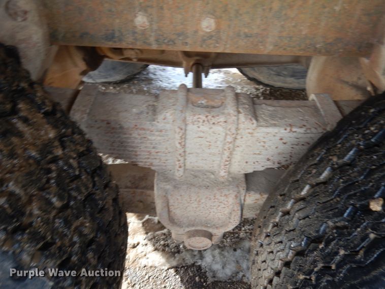 image for item IO9679 1982 Ford LT8000  dump truck