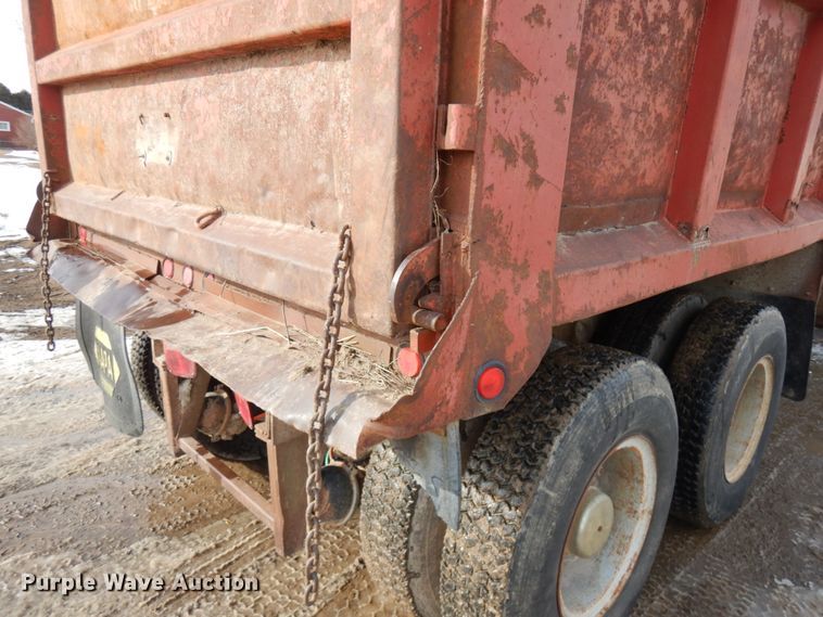 image for item IO9679 1982 Ford LT8000  dump truck