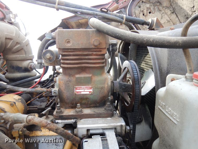 image for item IO9679 1982 Ford LT8000  dump truck