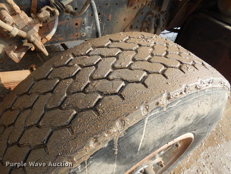 image for item IO9679 1982 Ford LT8000  dump truck