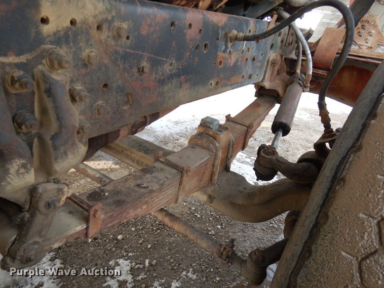 image for item IO9679 1982 Ford LT8000  dump truck