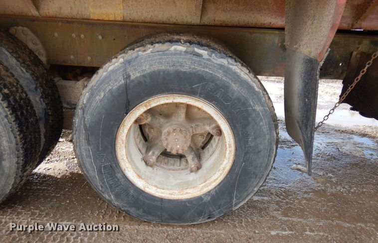 image for item IO9679 1982 Ford LT8000  dump truck