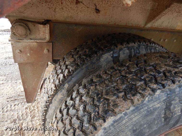 image for item IO9679 1982 Ford LT8000  dump truck