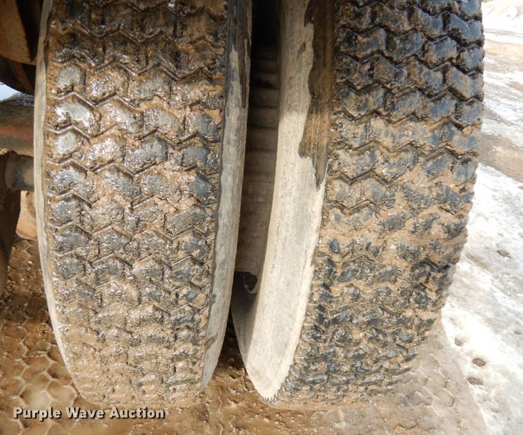 image for item IO9679 1982 Ford LT8000  dump truck