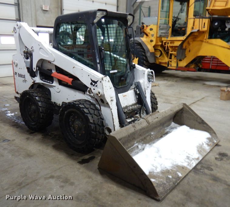 image for item IO9683 2015 Bobcat S770  skid steer loader