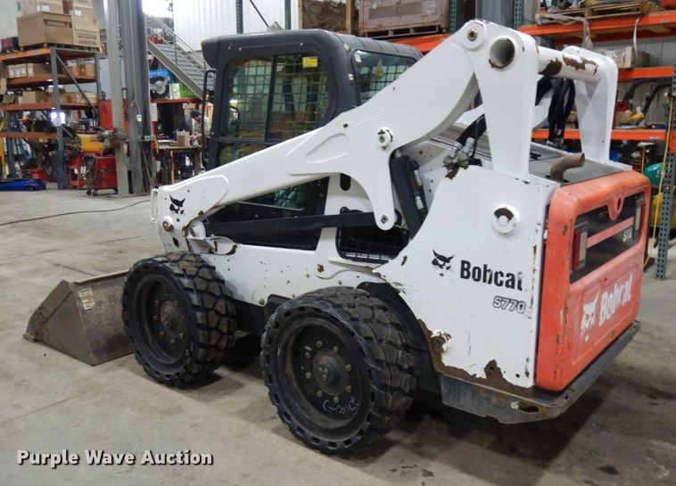 image for item IO9683 2015 Bobcat S770  skid steer loader