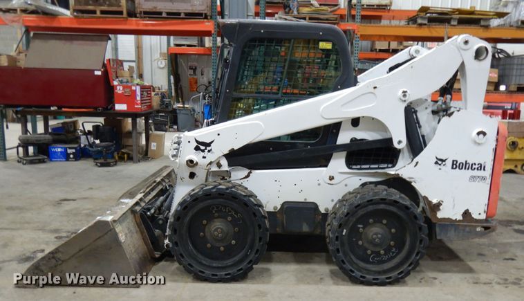 image for item IO9683 2015 Bobcat S770  skid steer loader