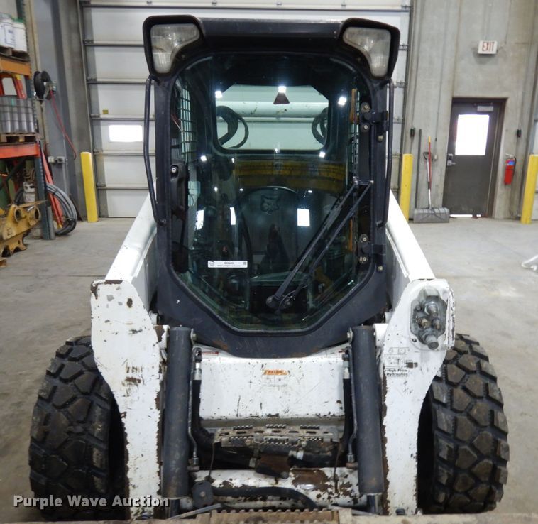 image for item IO9683 2015 Bobcat S770  skid steer loader