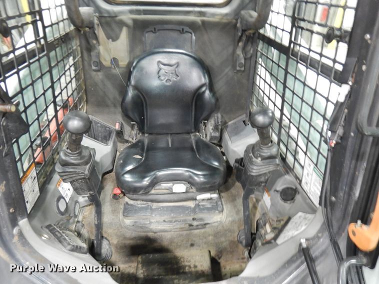 image for item IO9683 2015 Bobcat S770  skid steer loader