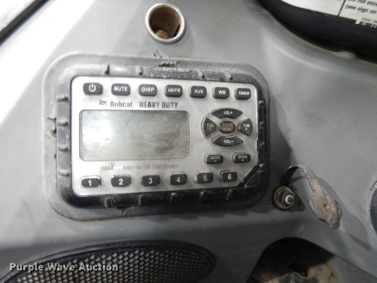 image for item IO9683 2015 Bobcat S770  skid steer loader