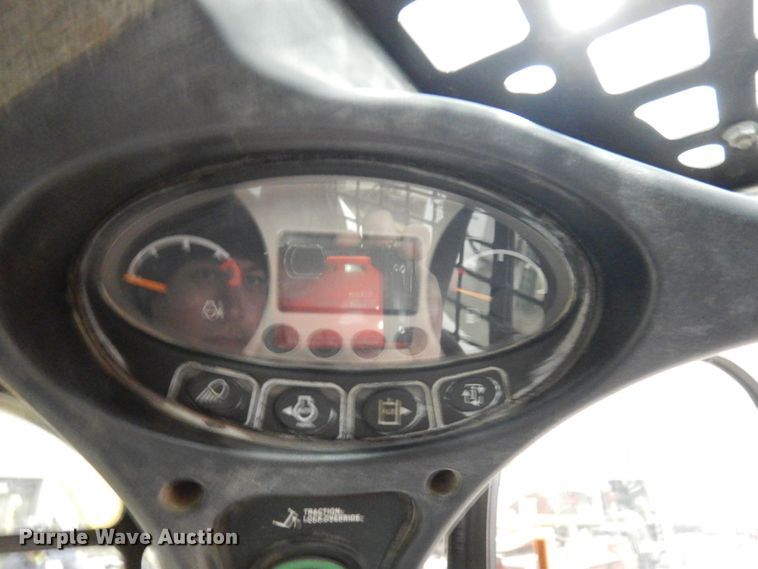 image for item IO9683 2015 Bobcat S770  skid steer loader