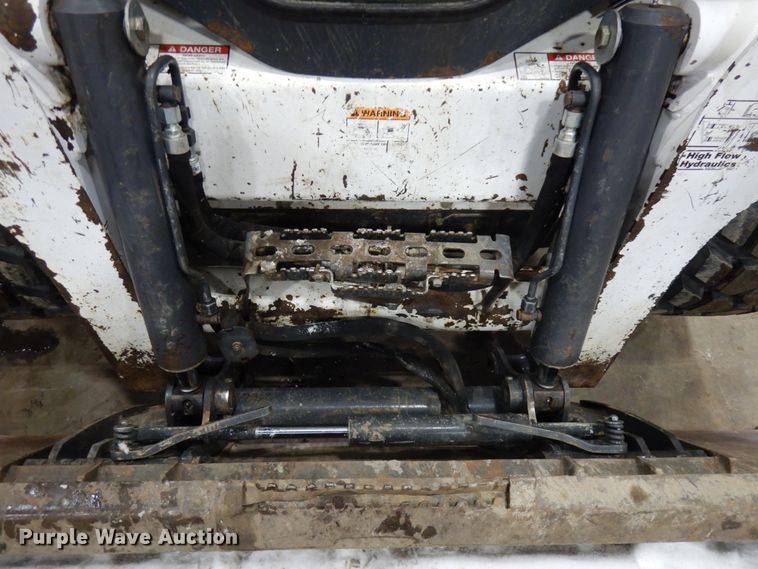 image for item IO9683 2015 Bobcat S770  skid steer loader