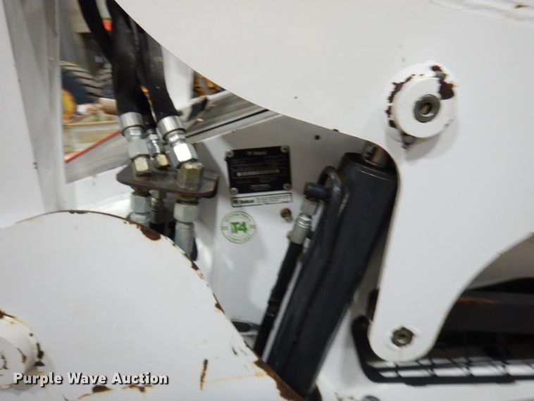 image for item IO9683 2015 Bobcat S770  skid steer loader