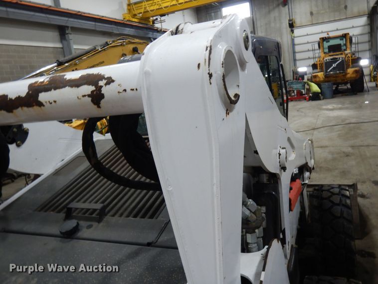 image for item IO9683 2015 Bobcat S770  skid steer loader