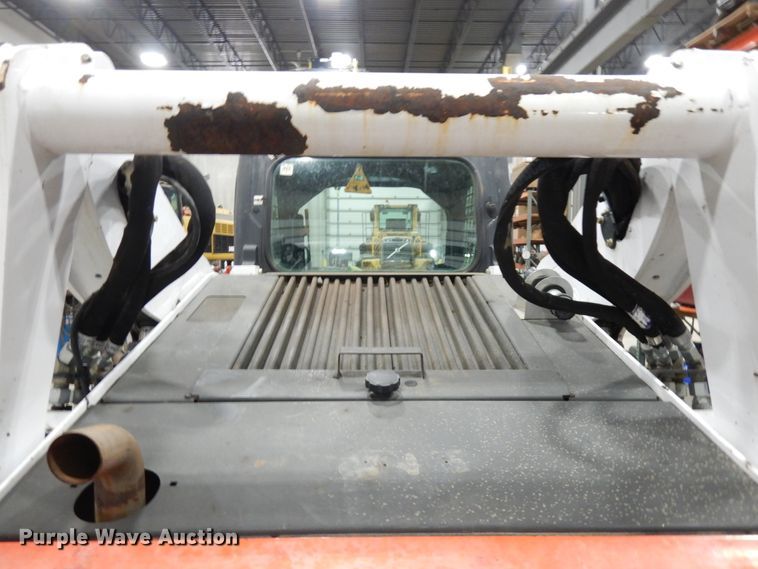 image for item IO9683 2015 Bobcat S770  skid steer loader