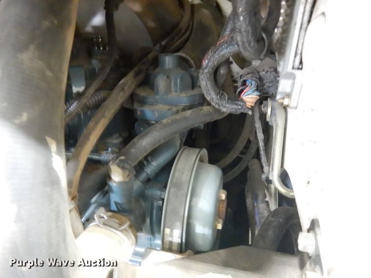 image for item IO9683 2015 Bobcat S770  skid steer loader