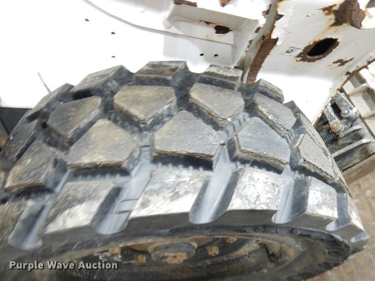 image for item IO9683 2015 Bobcat S770  skid steer loader