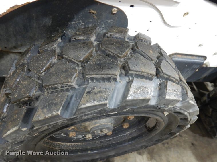 image for item IO9683 2015 Bobcat S770  skid steer loader