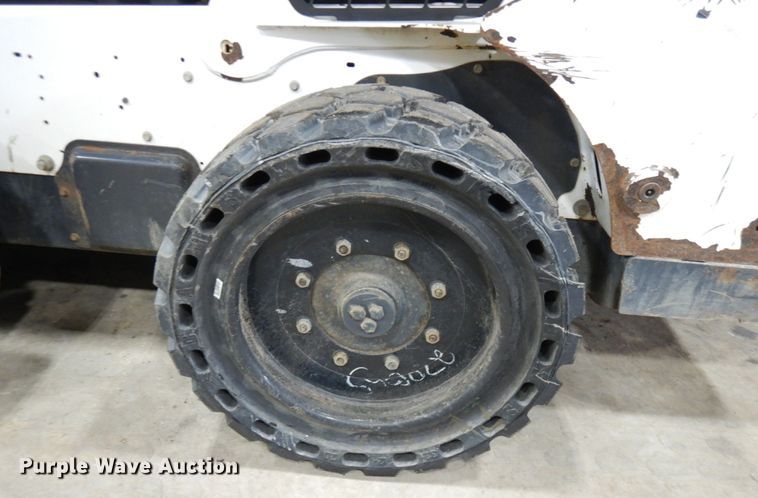 image for item IO9683 2015 Bobcat S770  skid steer loader