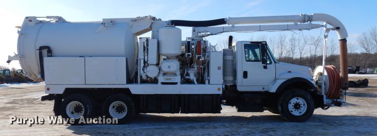 image for item IO9685 2004 International 7600  sewer jetter truck