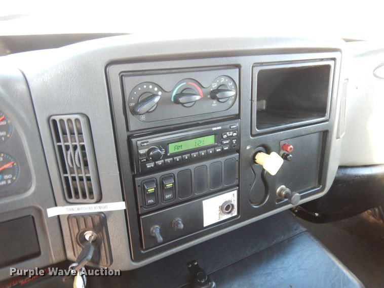 image for item IO9685 2004 International 7600  sewer jetter truck