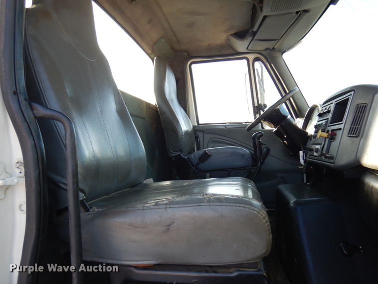 image for item IO9685 2004 International 7600  sewer jetter truck