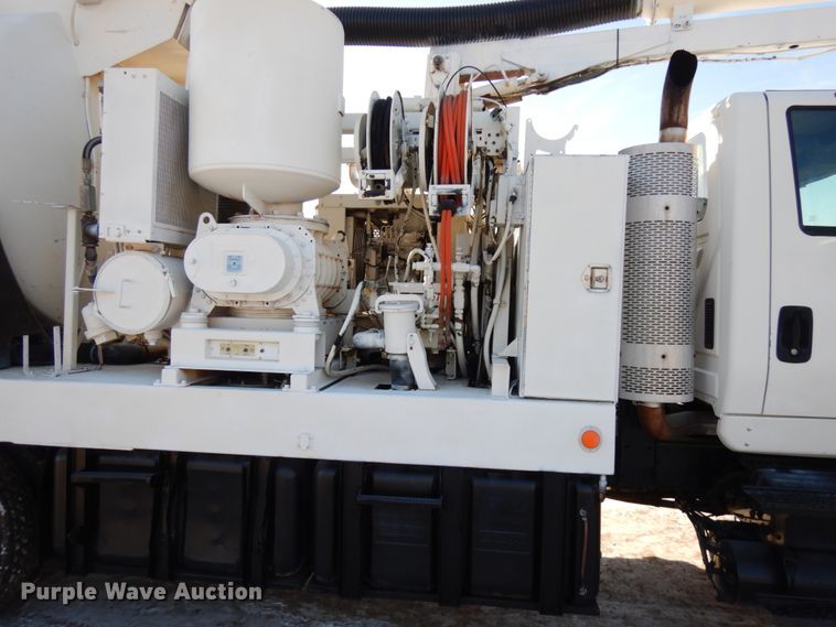 image for item IO9685 2004 International 7600  sewer jetter truck