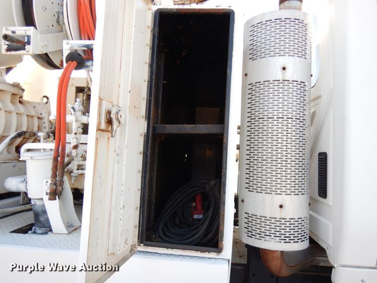 image for item IO9685 2004 International 7600  sewer jetter truck