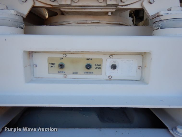 image for item IO9685 2004 International 7600  sewer jetter truck