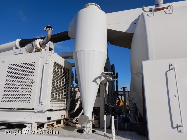 image for item IO9685 2004 International 7600  sewer jetter truck