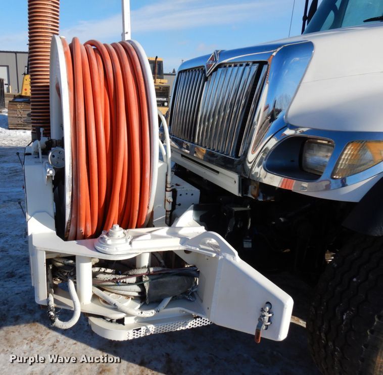 image for item IO9685 2004 International 7600  sewer jetter truck