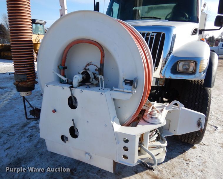 image for item IO9685 2004 International 7600  sewer jetter truck