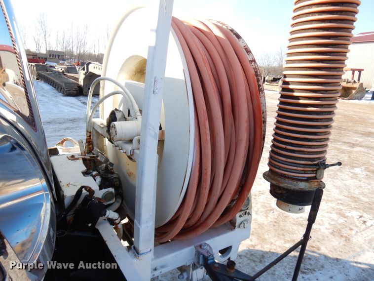 image for item IO9685 2004 International 7600  sewer jetter truck