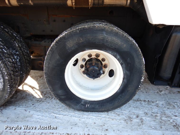 image for item IO9685 2004 International 7600  sewer jetter truck