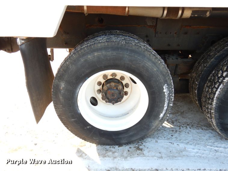 image for item IO9685 2004 International 7600  sewer jetter truck
