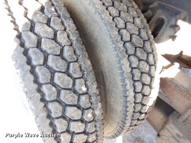 image for item IO9685 2004 International 7600  sewer jetter truck