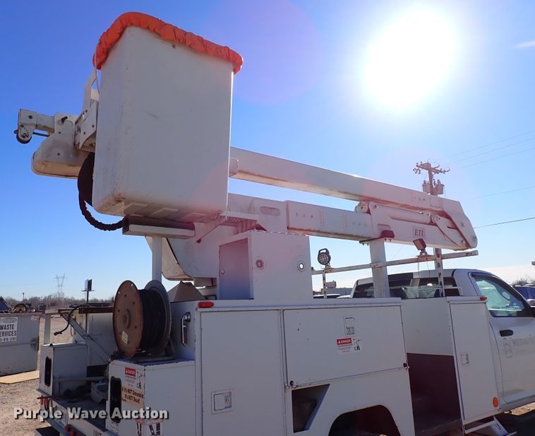 image for item IS9407 2011 Dodge Ram 5500HD  bucket truck