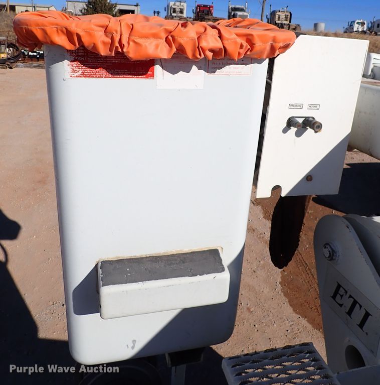 image for item IS9407 2011 Dodge Ram 5500HD  bucket truck