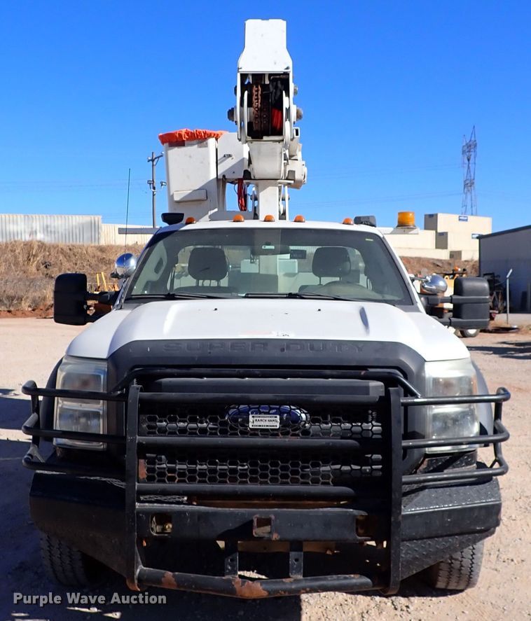 image for item IS9412 2013 Ford F550 Super Duty  bucket truck