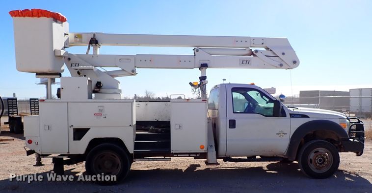 image for item IS9412 2013 Ford F550 Super Duty  bucket truck