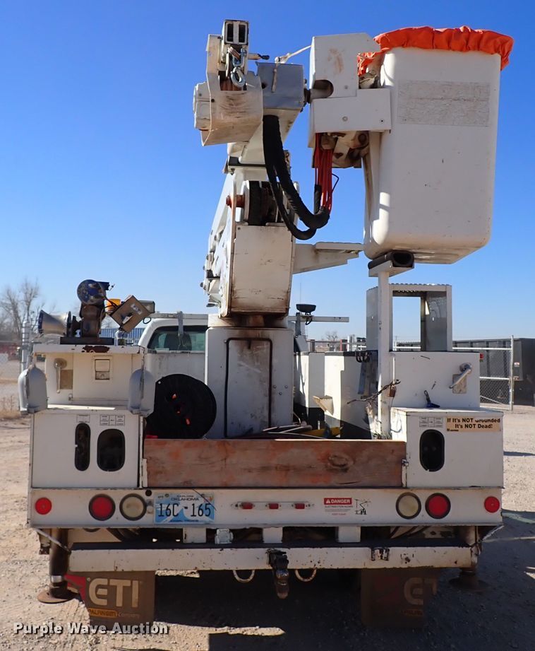 image for item IS9412 2013 Ford F550 Super Duty  bucket truck