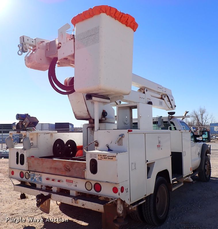 image for item IS9412 2013 Ford F550 Super Duty  bucket truck