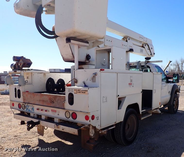 image for item IS9412 2013 Ford F550 Super Duty  bucket truck