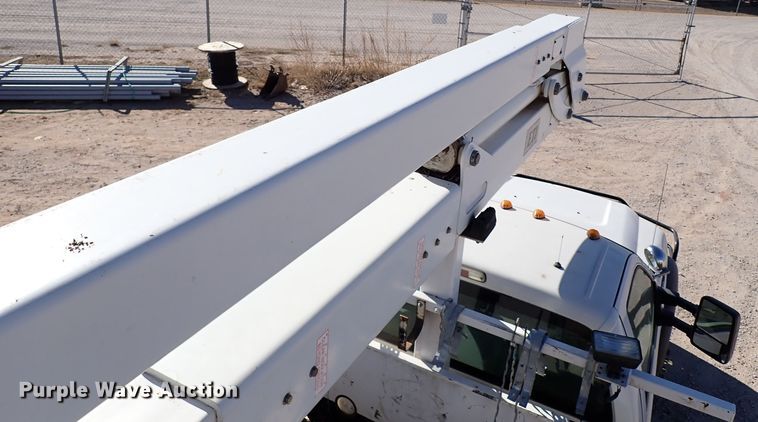 image for item IS9412 2013 Ford F550 Super Duty  bucket truck