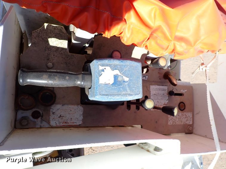 image for item IS9412 2013 Ford F550 Super Duty  bucket truck