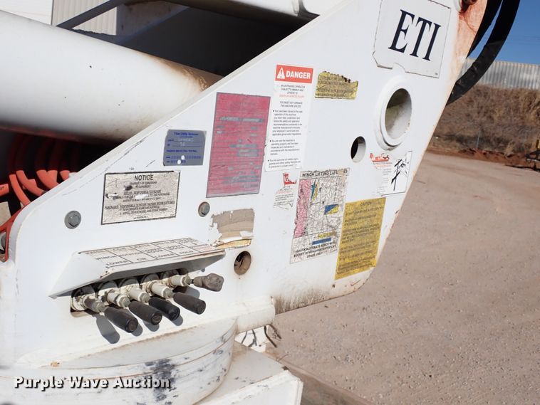 image for item IS9412 2013 Ford F550 Super Duty  bucket truck