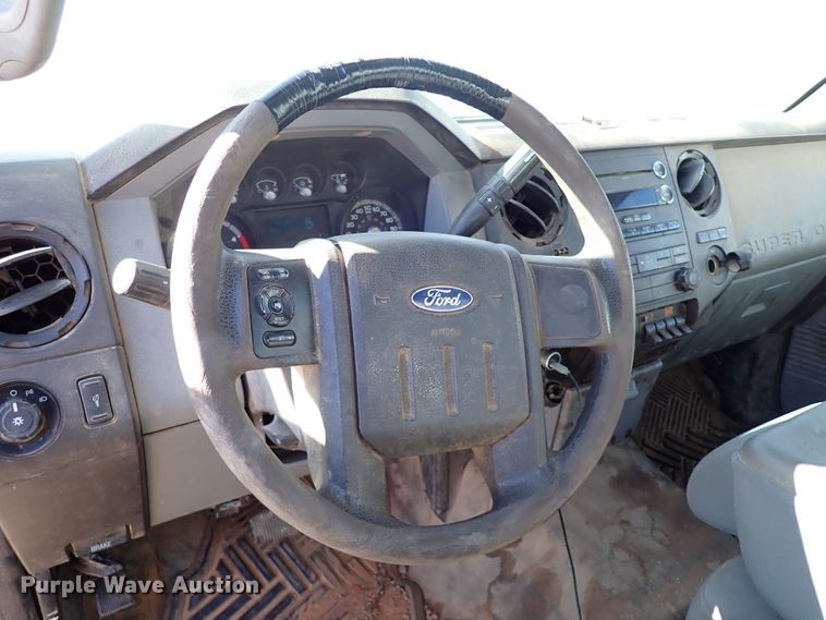 image for item IS9412 2013 Ford F550 Super Duty  bucket truck