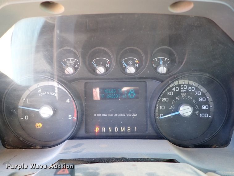 image for item IS9412 2013 Ford F550 Super Duty  bucket truck